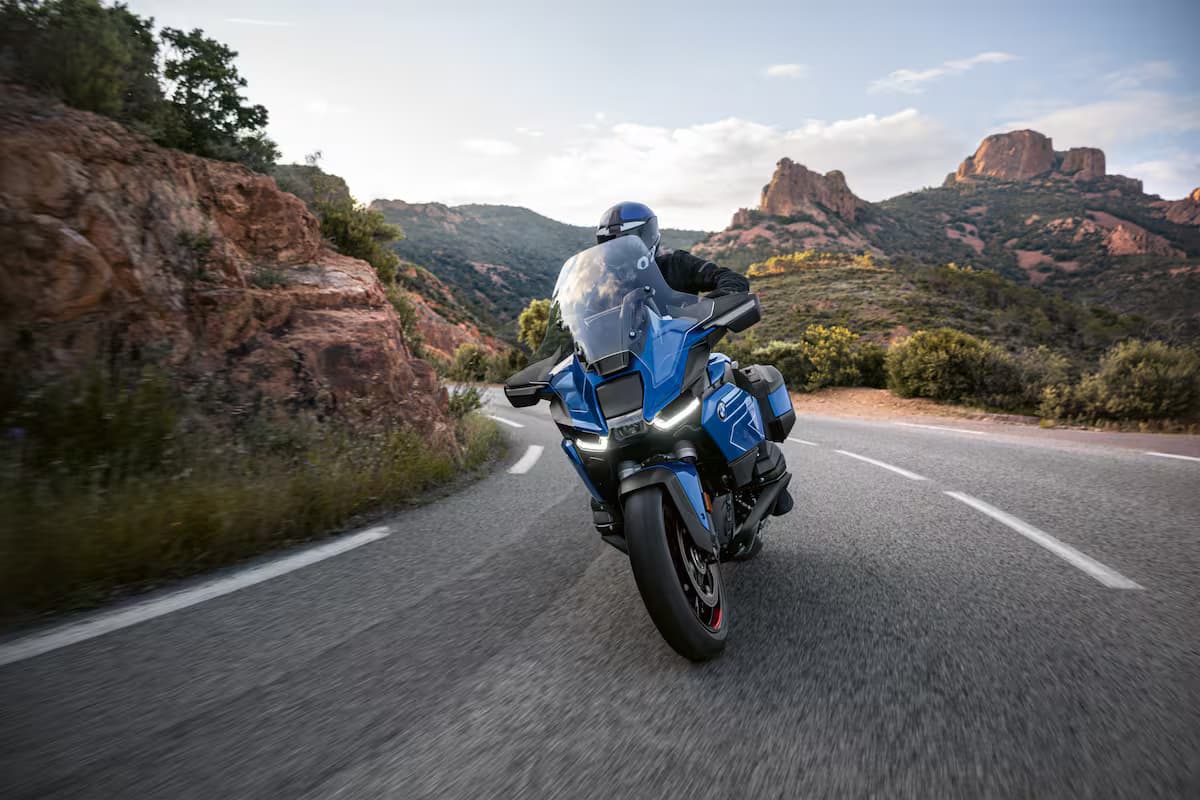 Lanzan una moto pensada para viajes largos en ruta con mucha tecnología