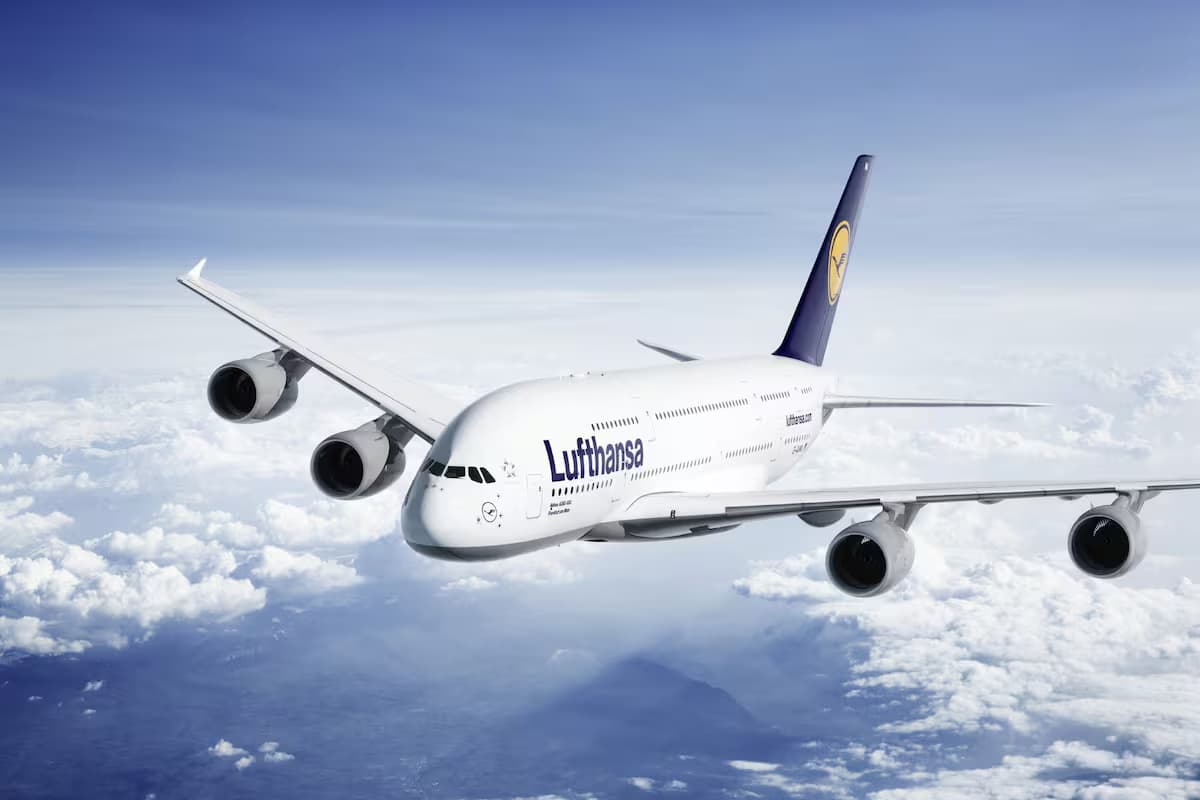 Lufthansa cancela 20.000 vuelos ante el riesgo de escasez de combustible por la guerra en Medio Oriente